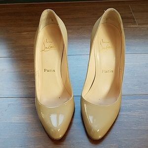 Used Christian Louboutin Pumps heels patent